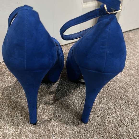 Platform Heels - Picture 3 of 5